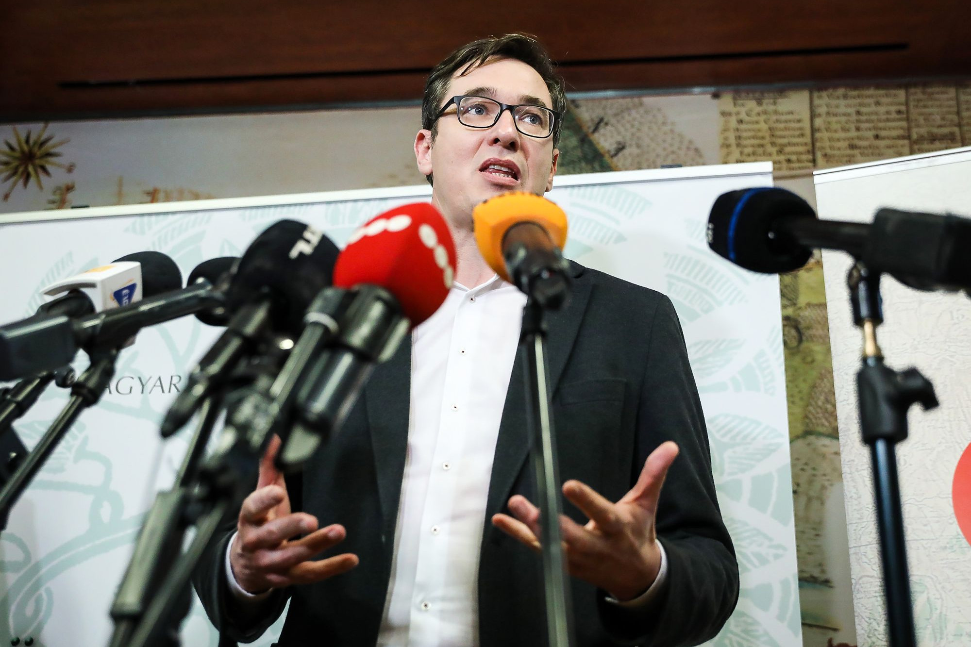 Tovább szorul a hurok Karácsonyék körül