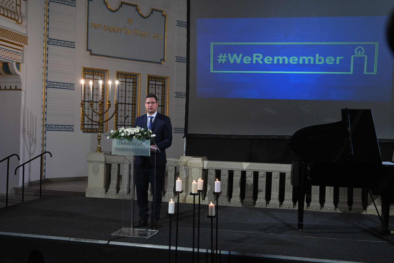 Gulyás Gergely Miniszterelnökséget vezető miniszter, a holokauszt áldozatainak nemzetközi emléknapján tartott budapesti megemlékezésen, a Holokauszt Dokumentációs Központban