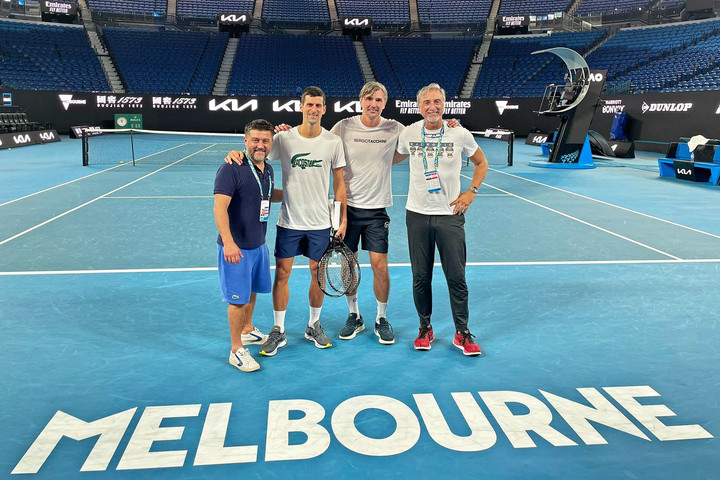 Már edzett Novak Djokovics a Melbourne Parkban