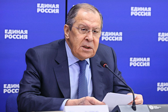 Lavrov: Összeütközéshez vezethet a NATO-békefenntartók Ukrajnába küldése