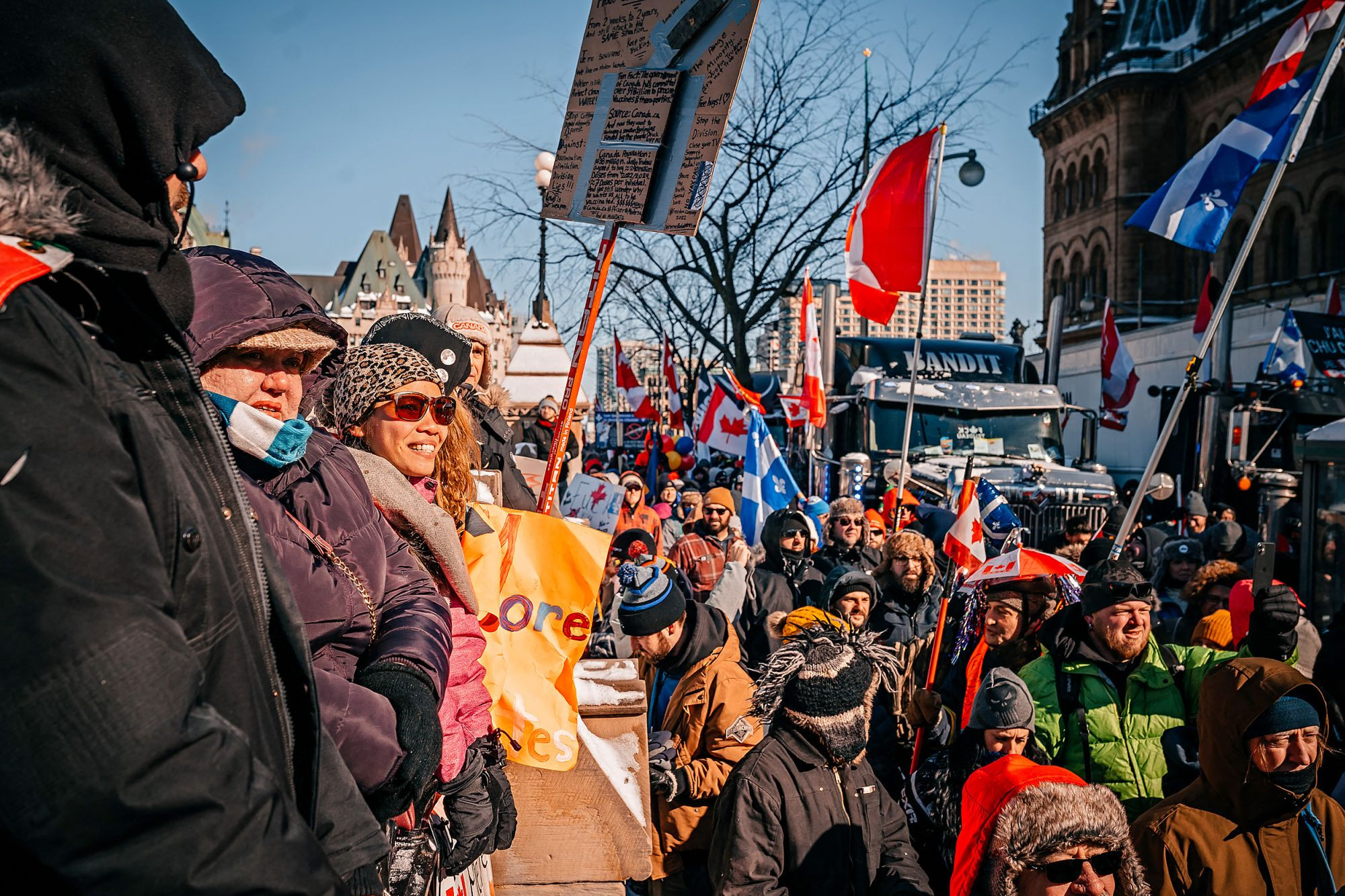 Megbénult Ottawa a tüntetések miatt