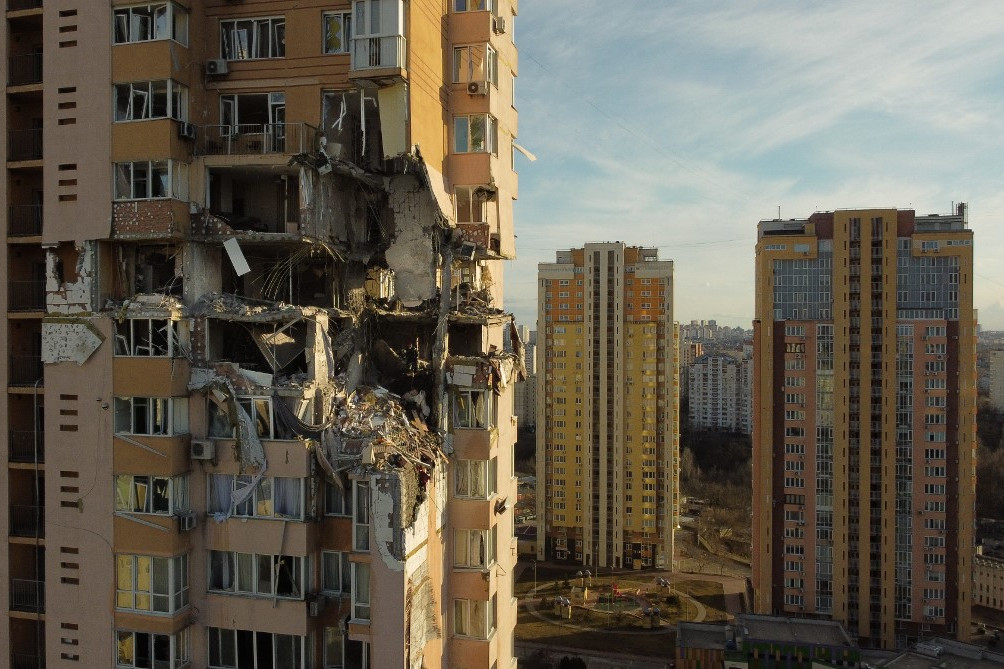 Bombatámadás érte ház Kijevben
