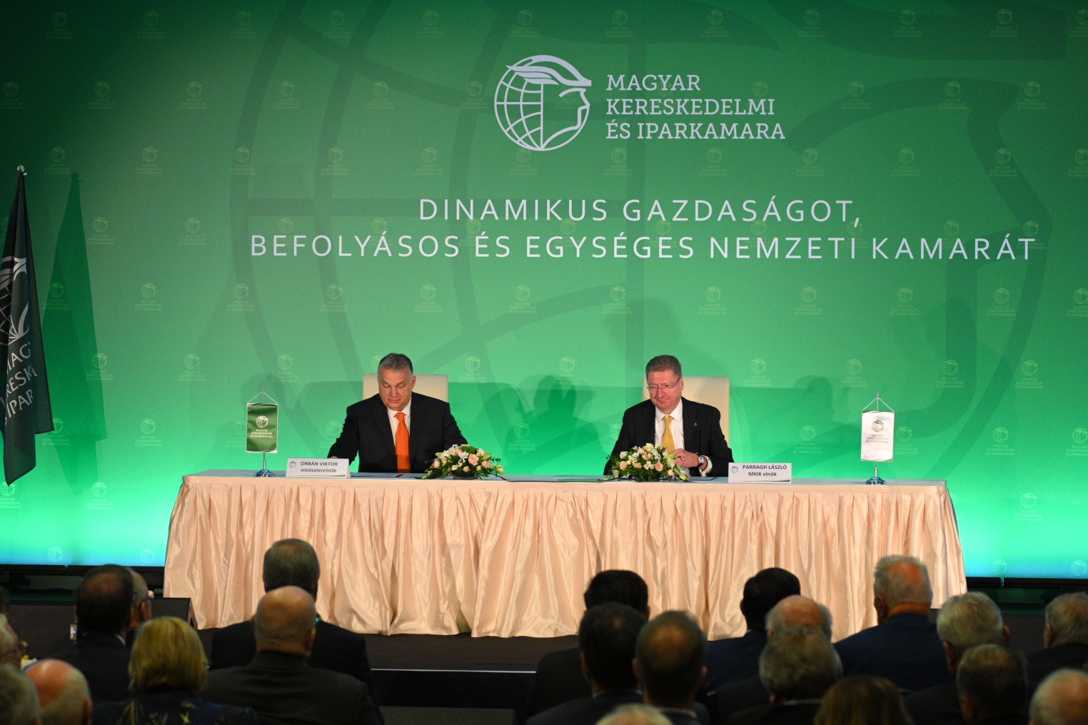 Orbán Viktor miniszterelnök és Parragh László, az MKIK elnöke