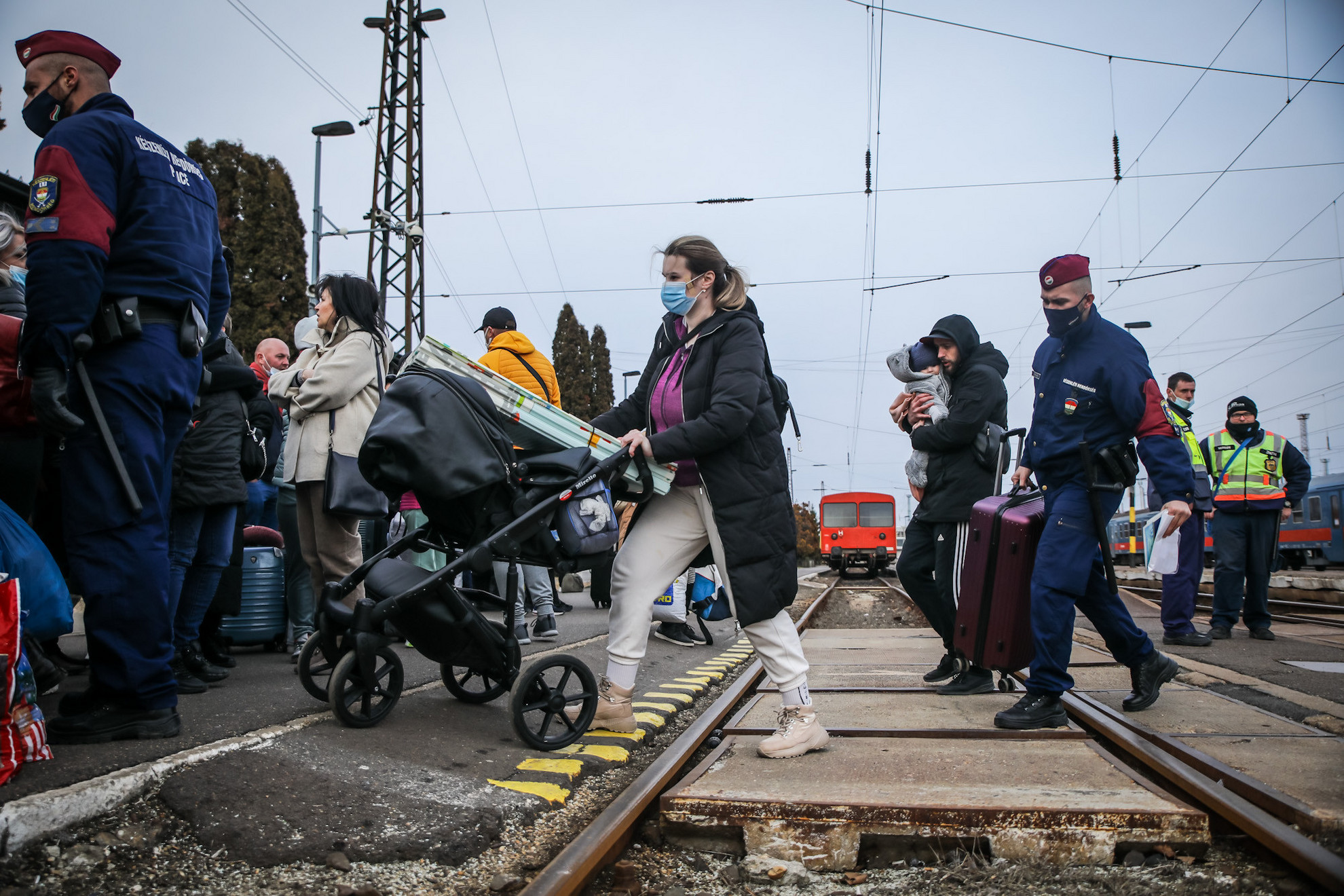 Sokan érkeznek vonattal Záhonyba