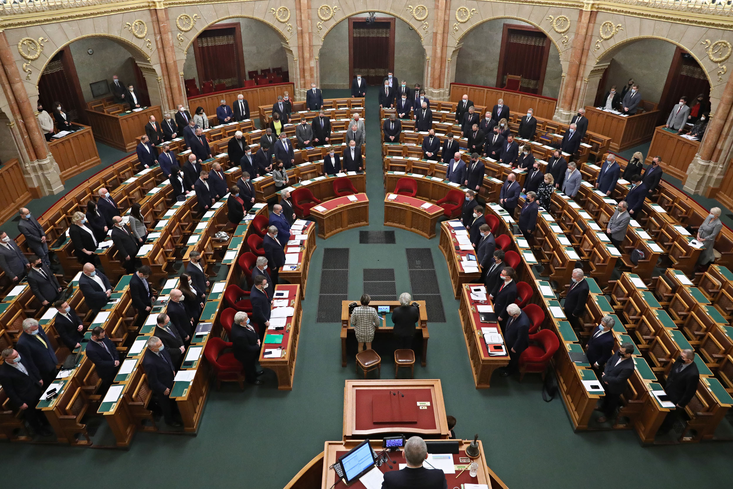 A kommunisták és fasiszták együtt segítenék vissza Gyurcsányt a hatalomba