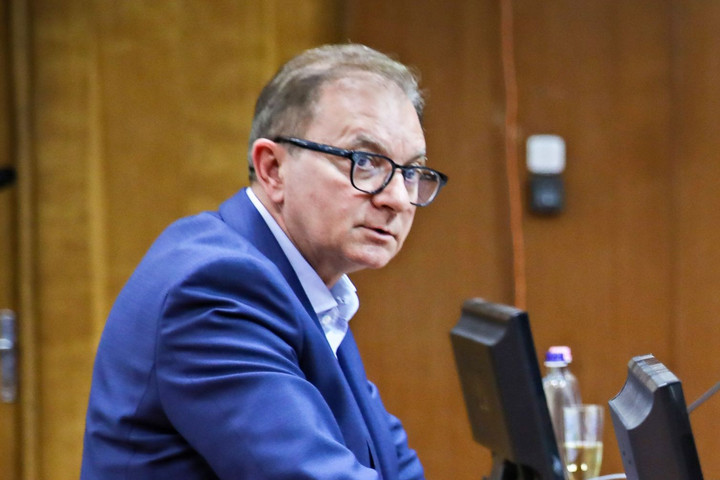 Fotó: MH Csak illúziót adó látszatmegoldásnak tartotta a katát a baloldal