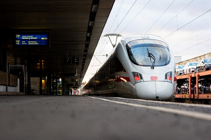 Egy év alatt megduplázódott a vasúti közlekedésben regisztrált késes támadások száma Németországban