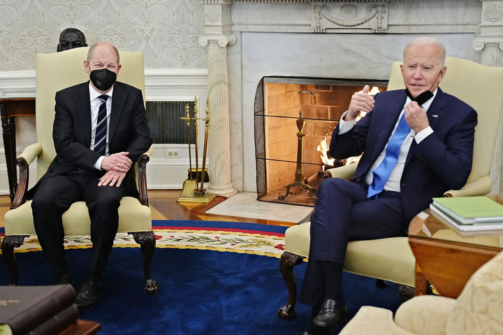 A transzatlanti partnerség erősítésének jelentőségét hangsúlyozta Olaf Scholz Washingtonban