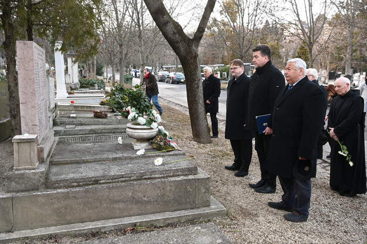 Budapest ostromának civil áldozataira emlékeztek a fővárosban