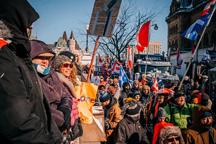 Megbénult Ottawa a tüntetések miatt
