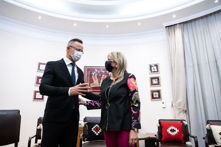 Négy vívmánya van a virágzó magyar-szerb kapcsolatoknak