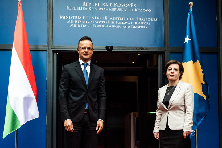 Fotó: Facebook/Szijjártó Péter A kormány nem engedélyezi halált okozó fegyverek átszállítását hazánk területén
