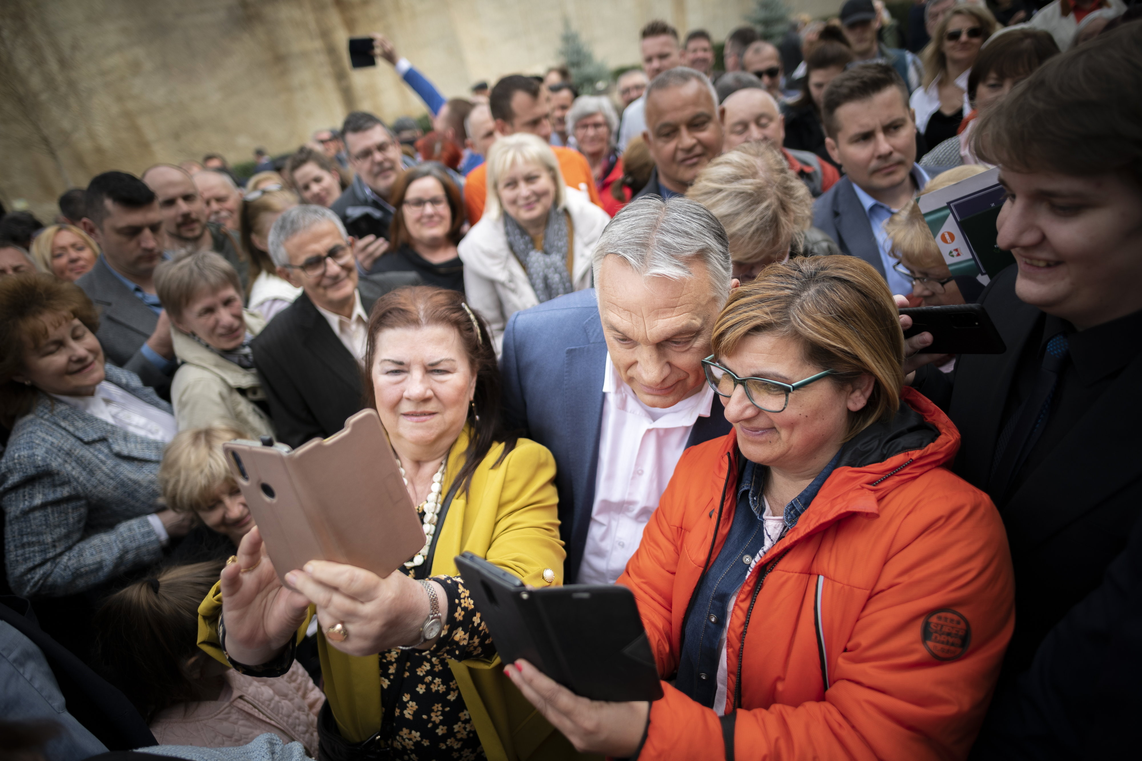 Orbán: Béke, biztonság, Fidesz