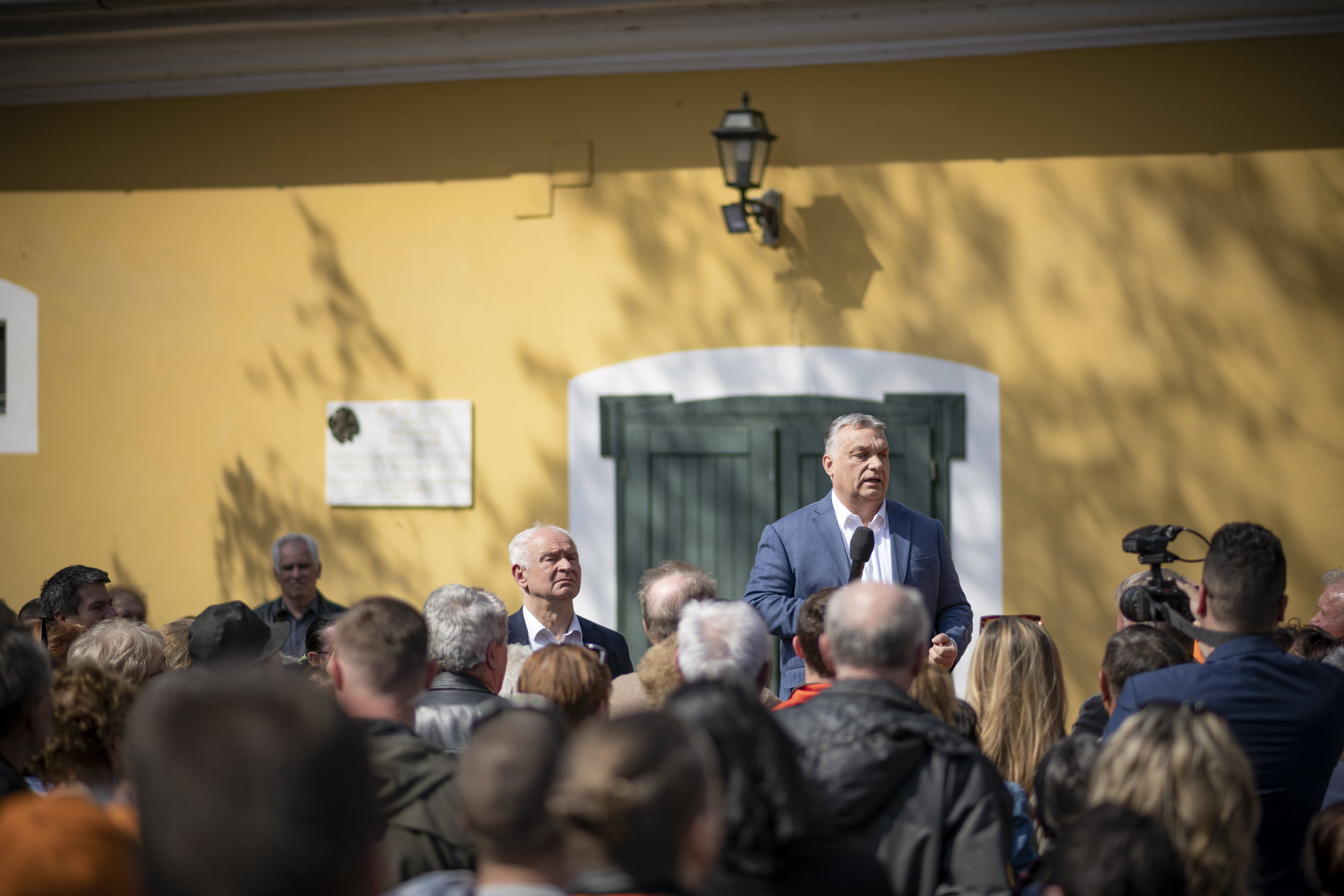 Orbán Viktor: A háború rombol, a béke épít!