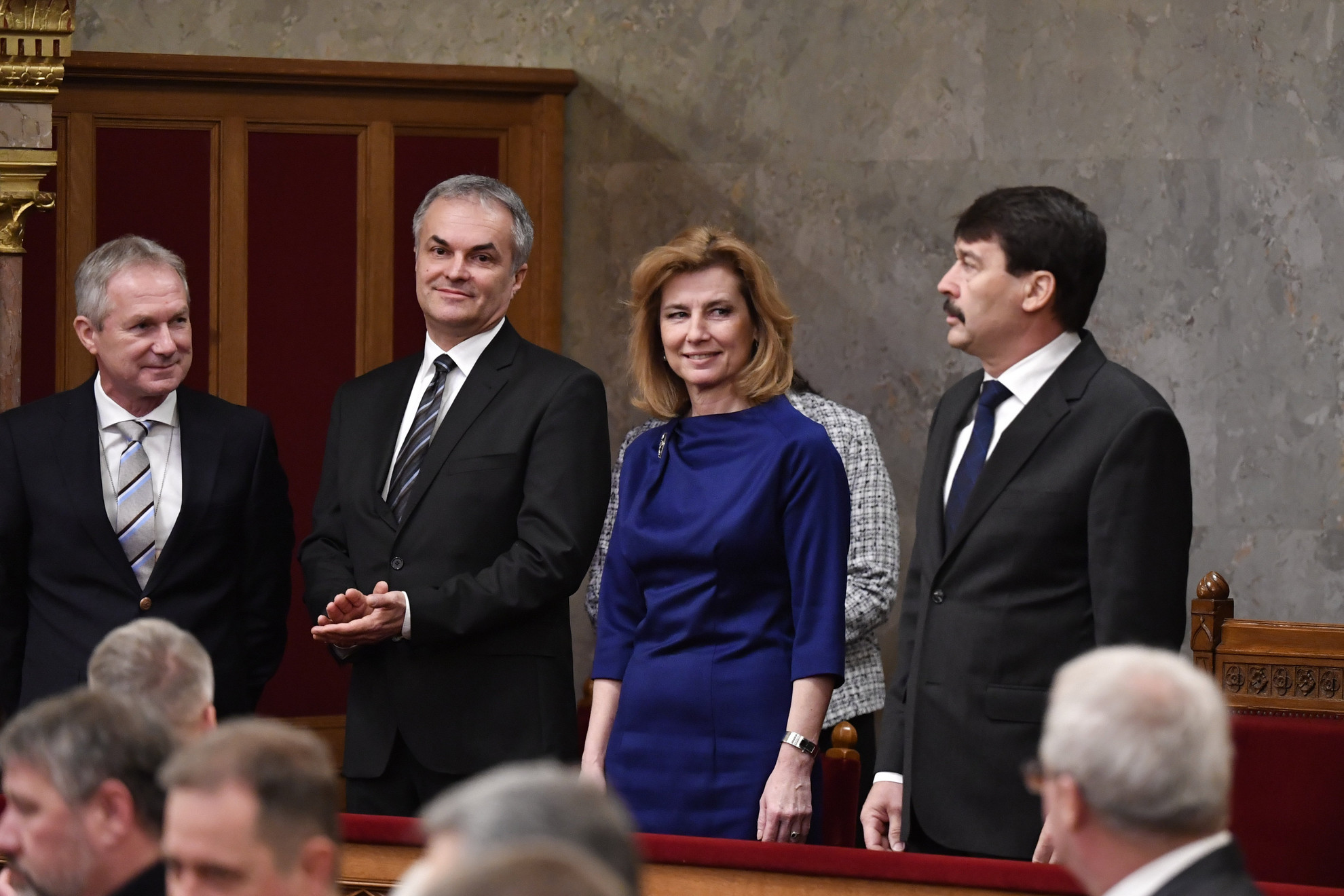 Áder János köztársasági elnök (j) és felesége, Herczegh Anita az Országgyűlés plenáris ülésén, ahol megválasztják az új államfőt 2022. március 10-én