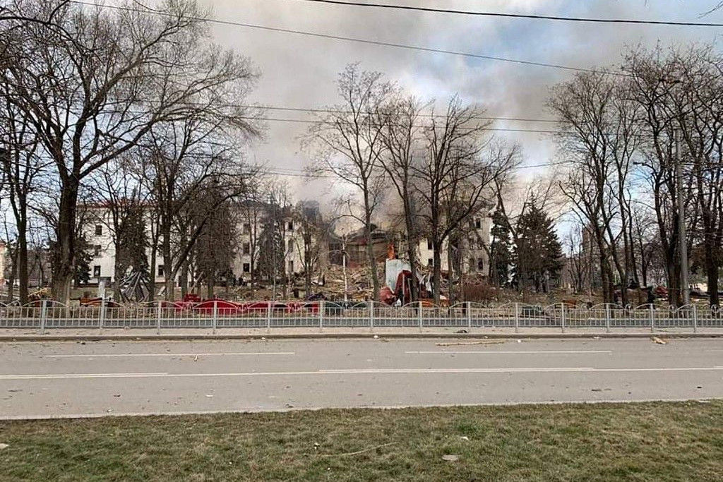 Fotó: AFP Ennyi maradt a mariupoli színházból