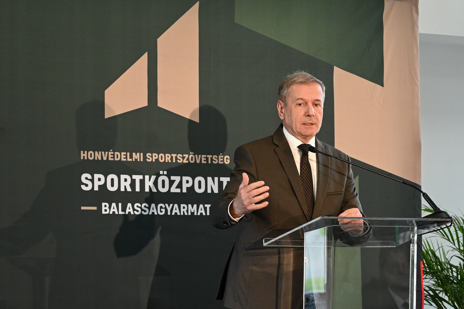 Átadták a honvédelmi sportközpontot Balassagyarmaton