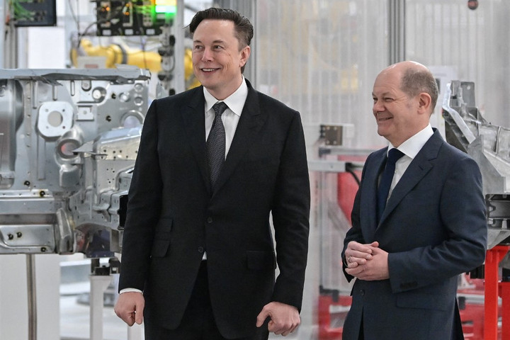 Fotó: PATRICK PLEUL / POOL / AFP Megnyitotta első európai üzemét a Tesla