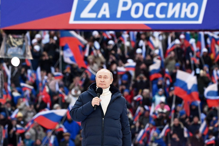Moszkvában több tízezren ünnepelték a Krím-félsziget elcsatolásának évfordulóját