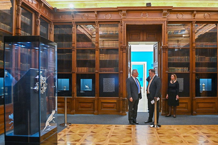 Szent István koronázási palástja köré épül a Magyar Nemzeti Múzeum új arculata