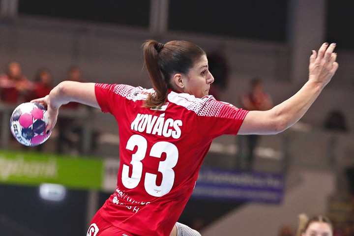 Fotó: A DVSC Kézilabda Facebook-olda Kovács Anna fájdalmas visszavonulása