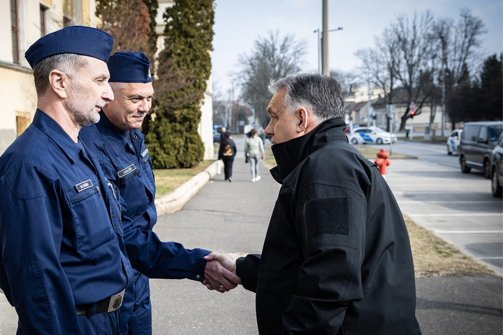 „Magyarország segít!”