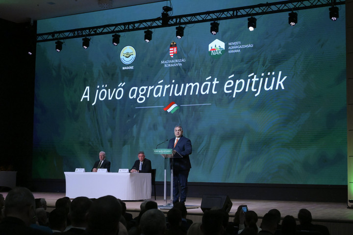Orbán: Megvédjük a gazdákat, megvédjük a vidéket!