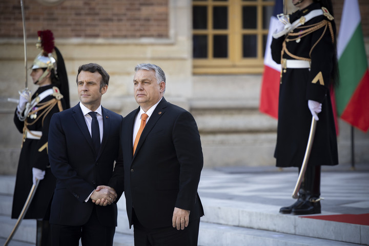 Orbán Viktor rendkívüli EU-csúcson vesz részt