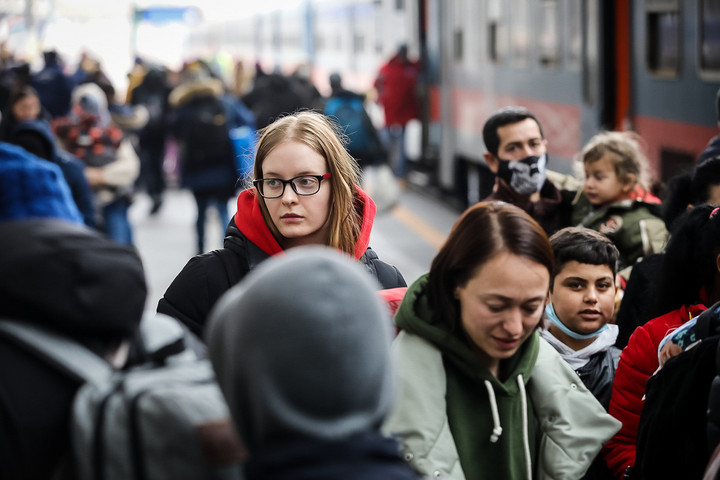 Biztonságosan juthatnak előre fizetős SIM kártyához az Ukrajnából menekülők