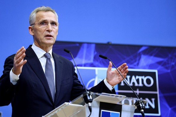 Stoltenberg: A NATO megerősíti a szövetség keleti vonalának védelmét