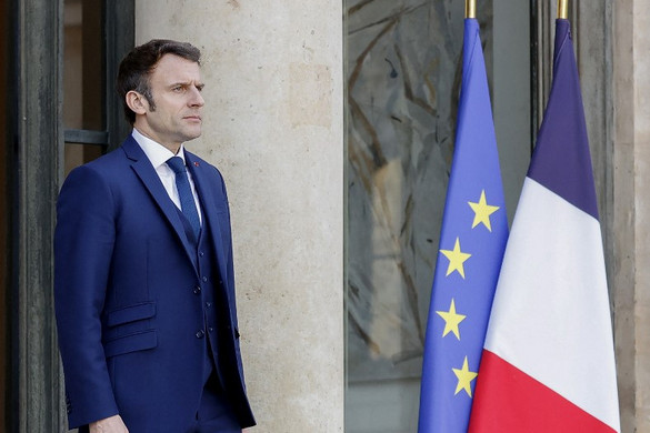 Macron első nyilvános megjelenése