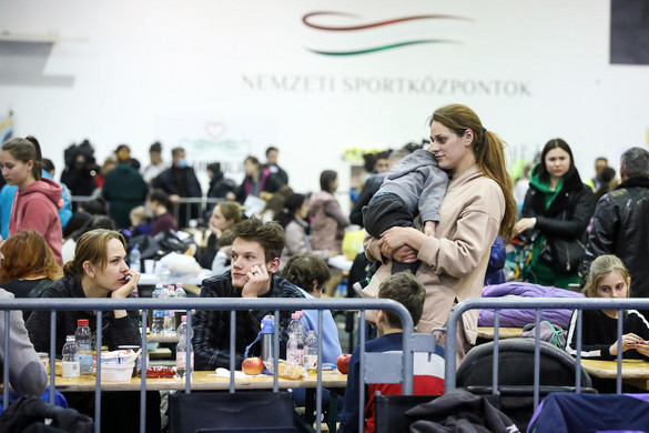 Több mint 12 ezren érkeztek pénteken Ukrajnából