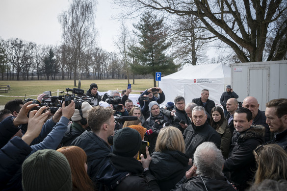Orbán Viktor: Segítünk a bajbajutottakon