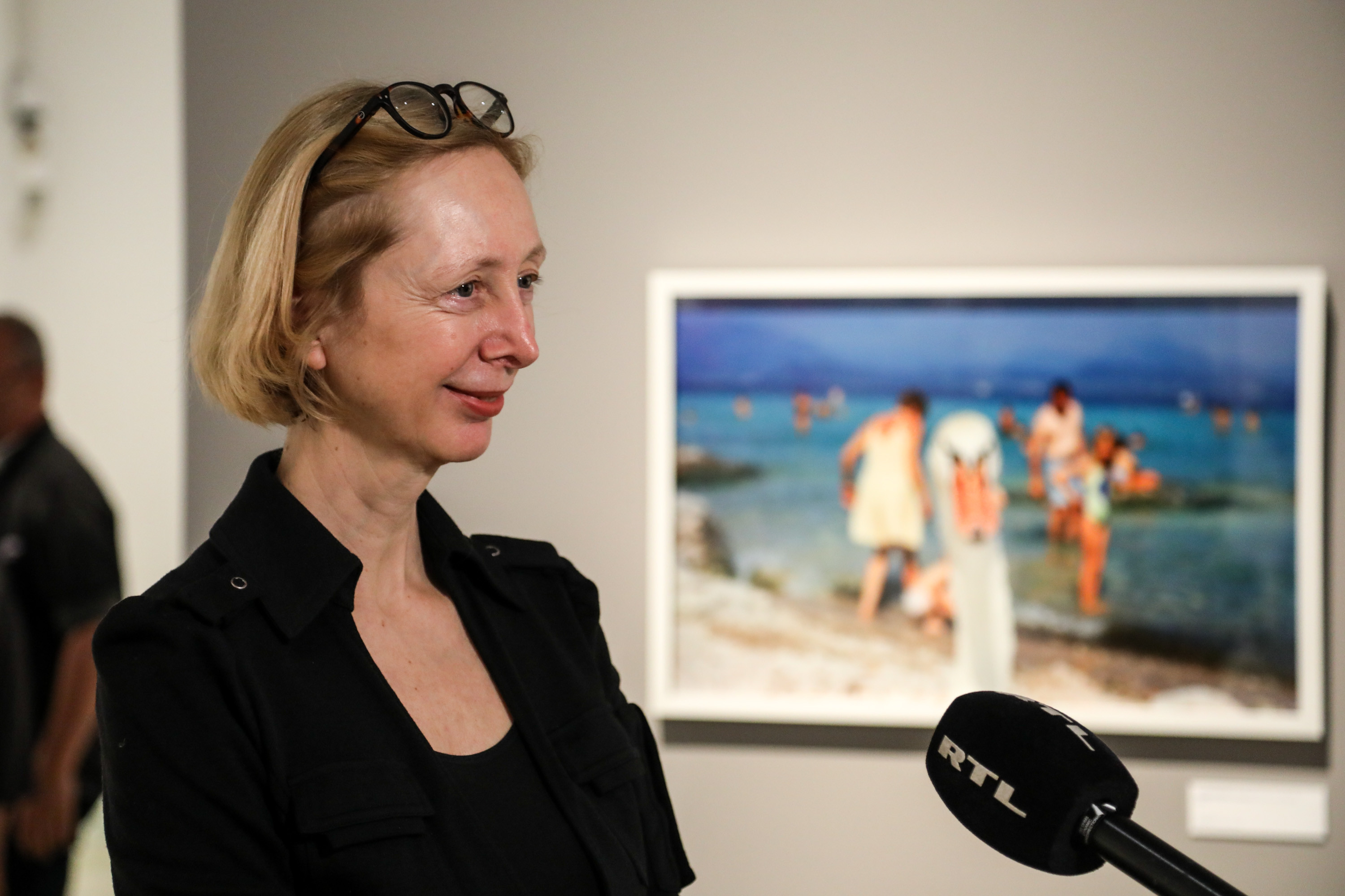Martin Parr tárlata nyitja a Budapest FotóFesztivált a Műcsarnokban