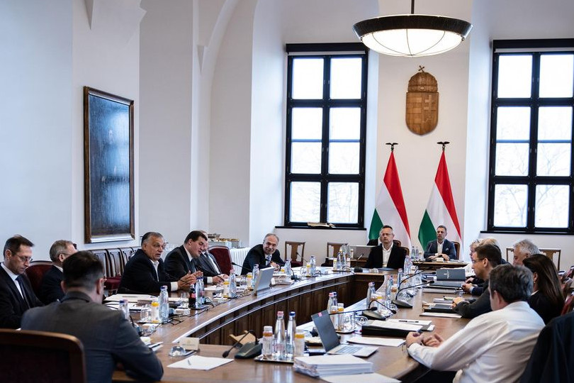 Orbán Viktor: A munka nem állhat meg!