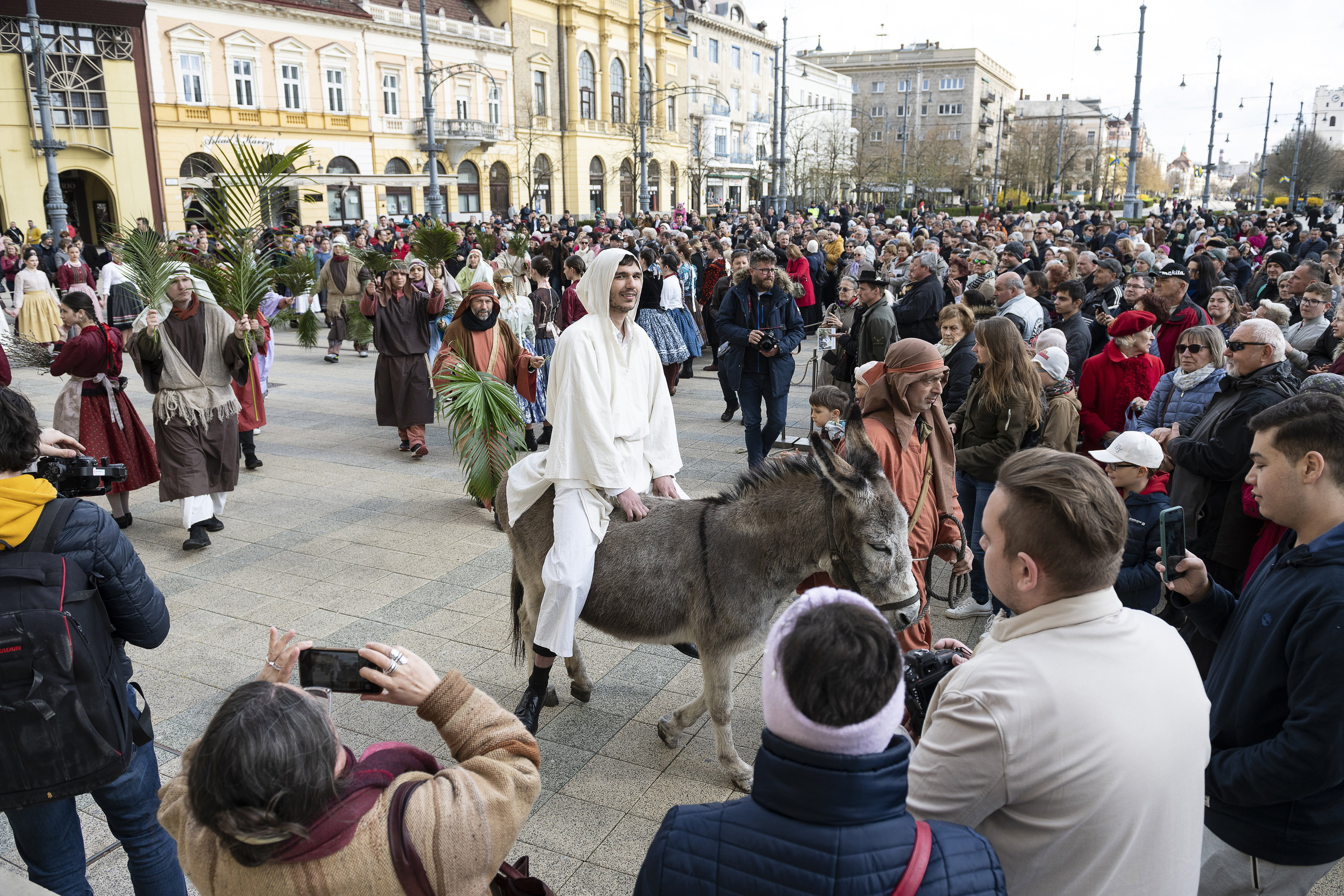 Virágvasárnapi keresztút Debrecenben
