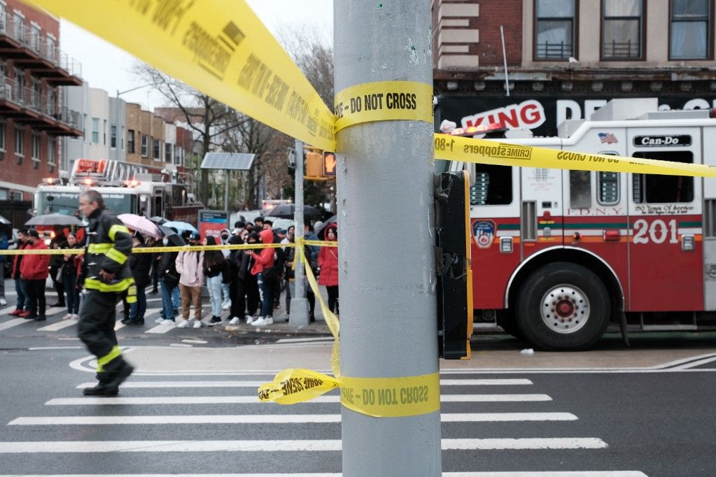 Több embert meglőttek egy brooklyni metróállomáson