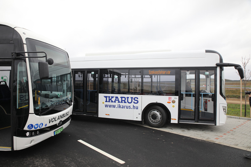 Hatvan darab elektromos autóbusz beszerzését jelentették be pénteken a zalaegerszegi ZalaZONE tesztpályán a Volánbusz Zrt sajtótájékoztatóján