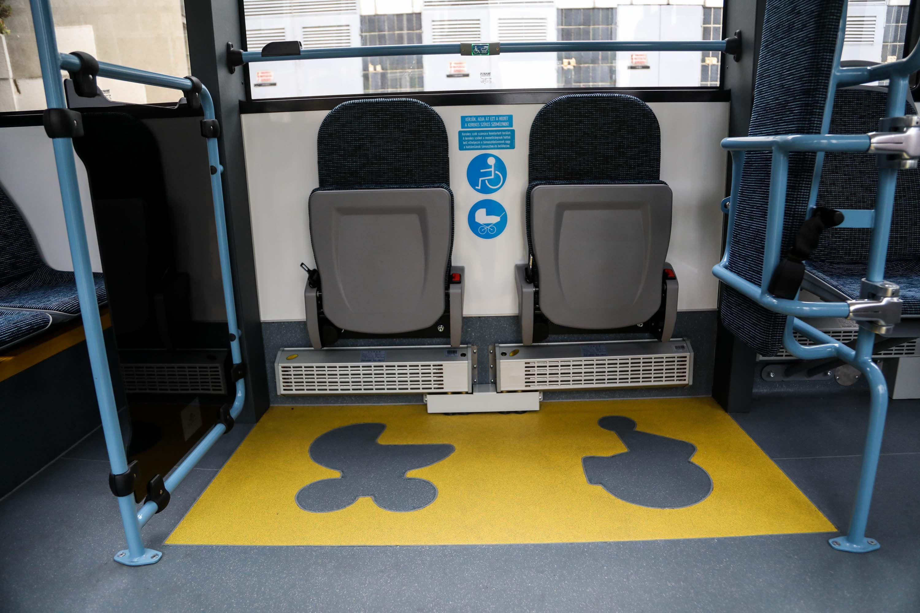 Ikarus 120e