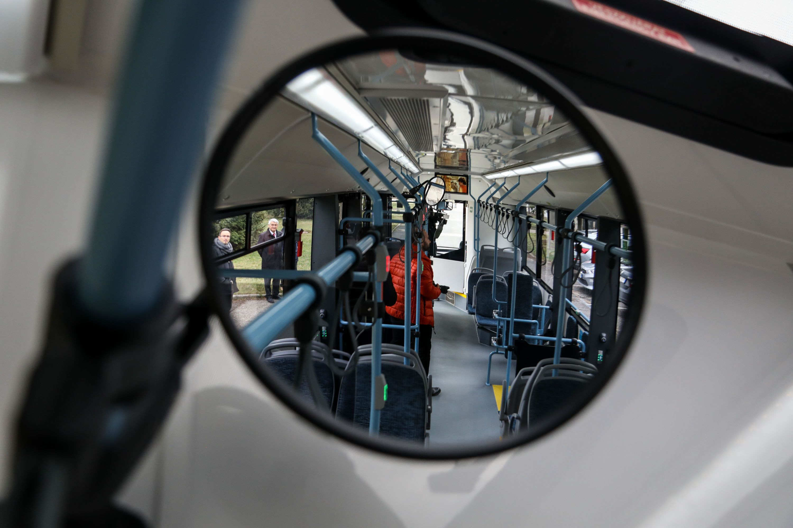 Ikarus 120e