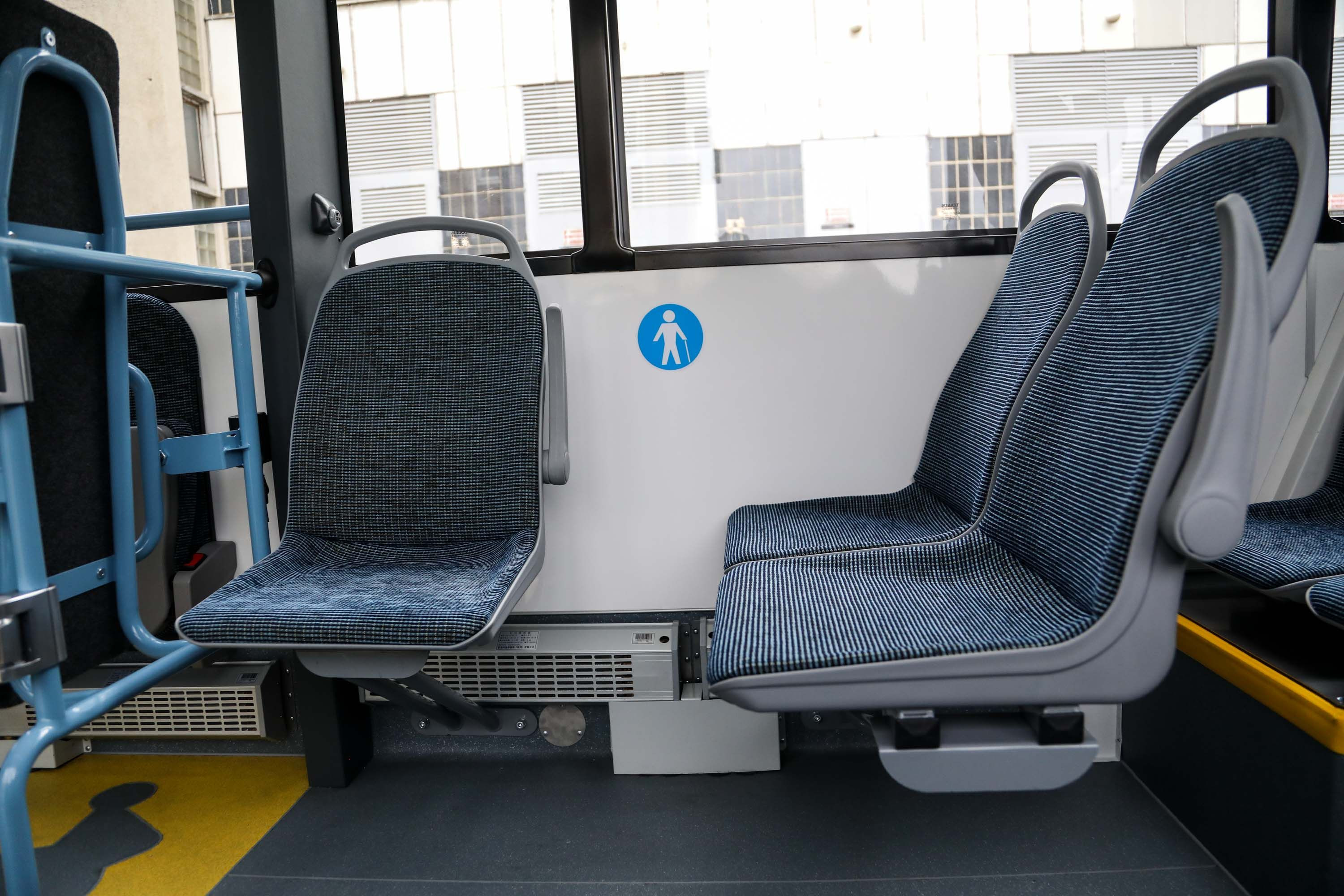 Ikarus 120e