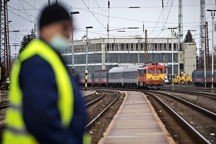 Fotó: MH/Purger Tamás A hétvégén több vonat menetrendje is megváltozik