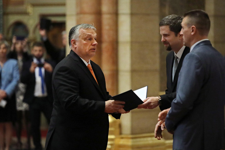 Fotó: MH/Hegedüs Róbert Orbán Viktor átvette megbízólevelét