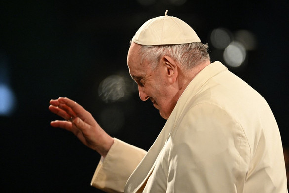 Ferenc pápa szerint az egyháznak be kell fogadnia a melegeket