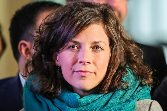 Orosz Anna a parlamentet választja Újbuda helyett