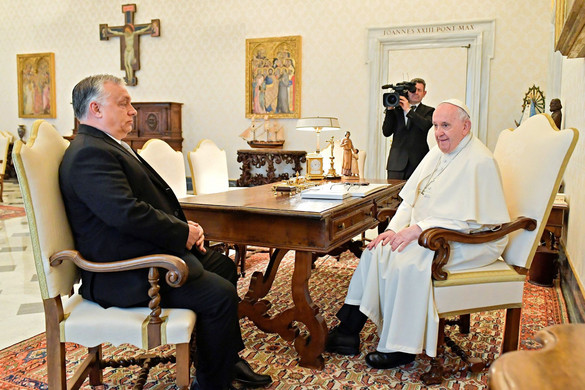 Orbán Viktor a pápával közösen lépett fel a békéért