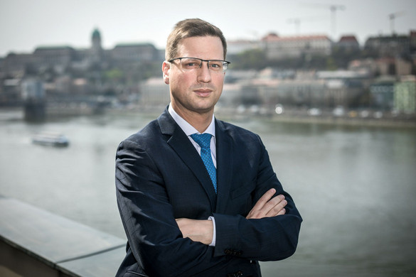 Háború és béke, veszély és biztonság között kell dönteni
