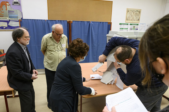 Az elemzők szerint történelmi győzelmet aratott a Fidesz-KDNP a választáson