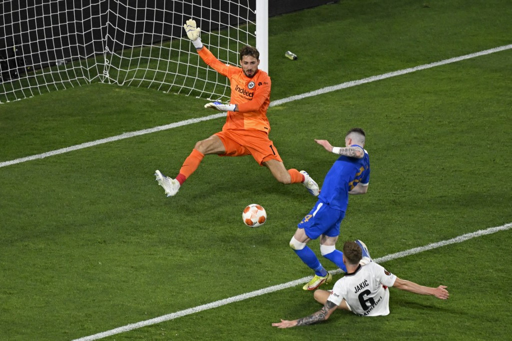 Fotó: AFP/Pierre-Phillippe Marcou Kevin Trapp bravúrjaival oroszlánrészt vállalt a Frankfurt diadalából
