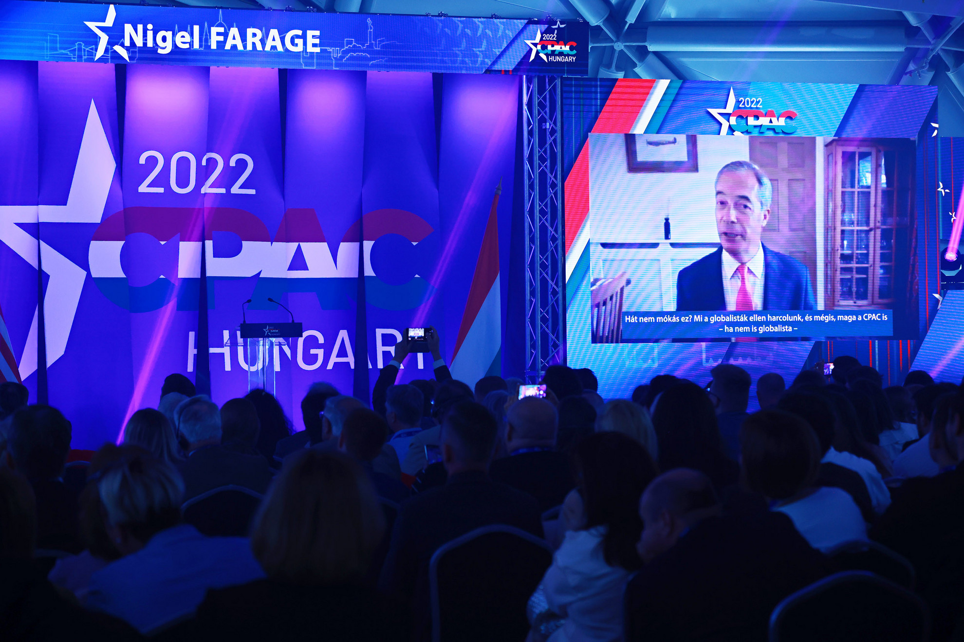 Nigel Farage videóüzenete is nagy tetszést aratott